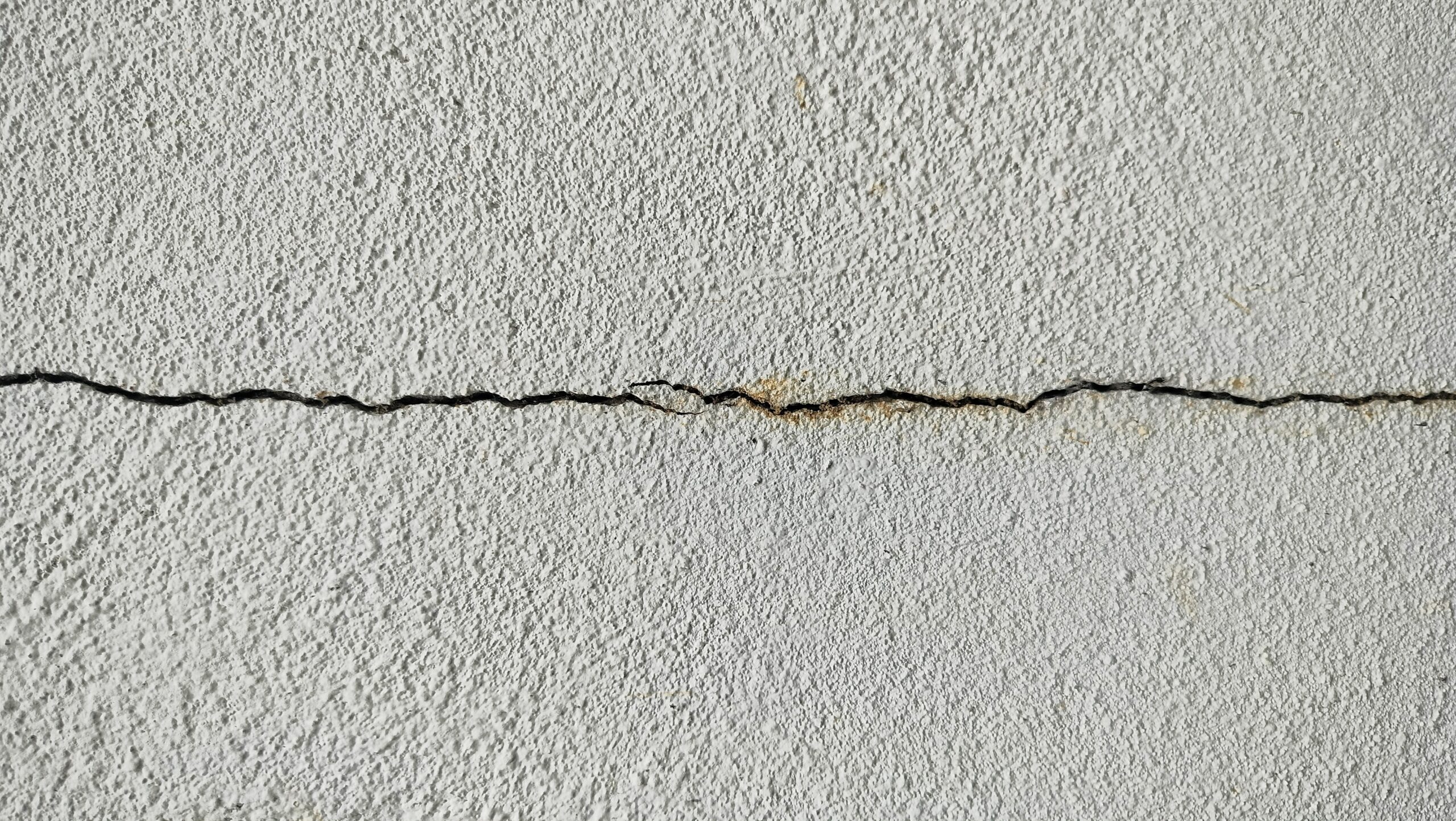 A Complete Guide To Repairing A Foundation Crack in 2026